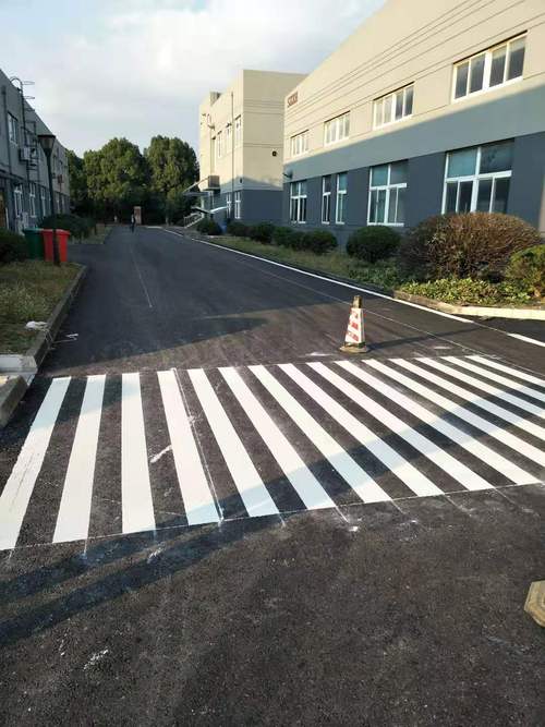 苏州工厂划线与人行道划线公司选择指南 工厂道路画线服务全解析